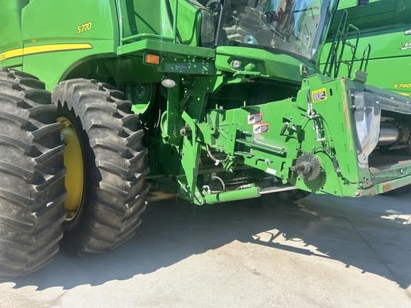 Image of John Deere S770 equipment image 1