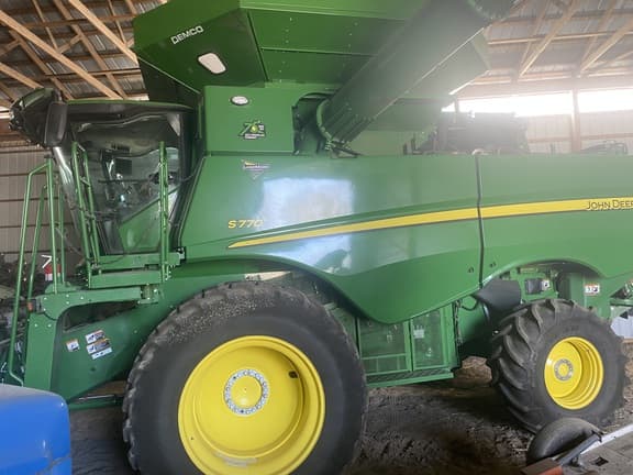 Image of John Deere S770 equipment image 1