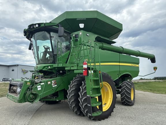 Image of John Deere S770 equipment image 2