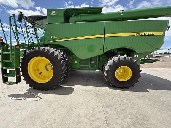 Image of John Deere S770 equipment image 4