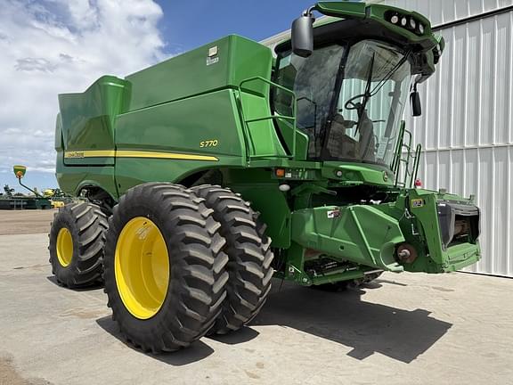 Image of John Deere S770 equipment image 1
