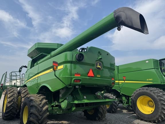 Image of John Deere S770 equipment image 2