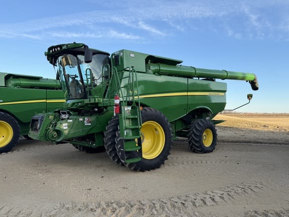 2021 John Deere S770 Equipment Image0