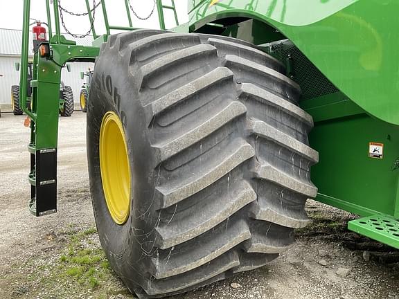 Image of John Deere S770 equipment image 4