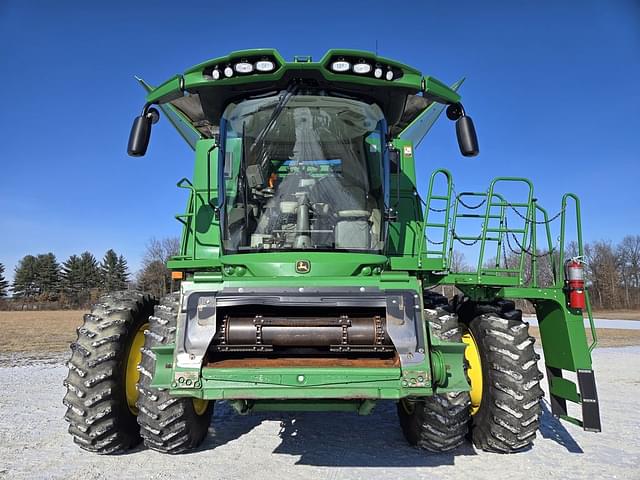 Image of John Deere S770 equipment image 1