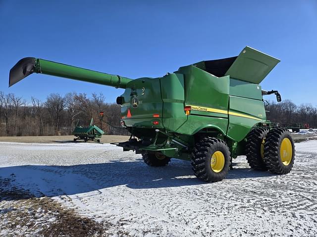 Image of John Deere S770 equipment image 4