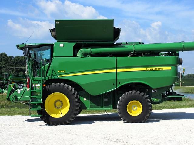 Image of John Deere S770 equipment image 4