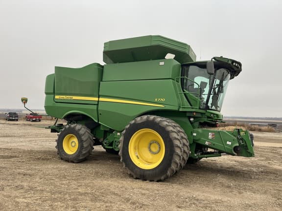Image of John Deere S770 equipment image 1