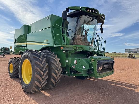 Image of John Deere S770 equipment image 2