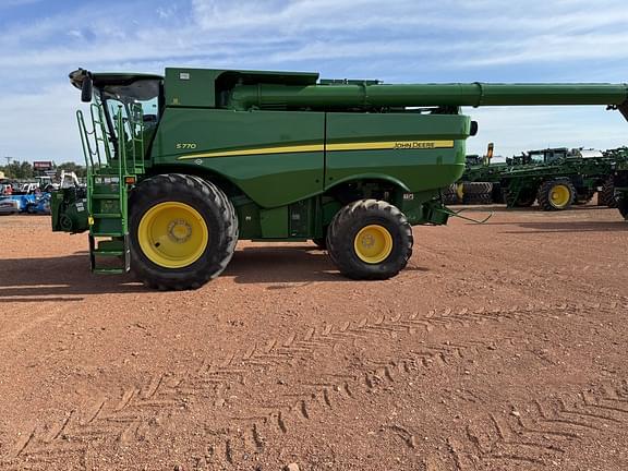Image of John Deere S770 equipment image 4