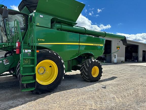 Image of John Deere S770 equipment image 1