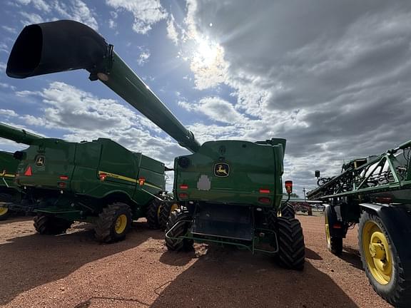 Image of John Deere S770 equipment image 4