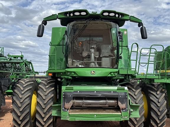 Image of John Deere S770 equipment image 1