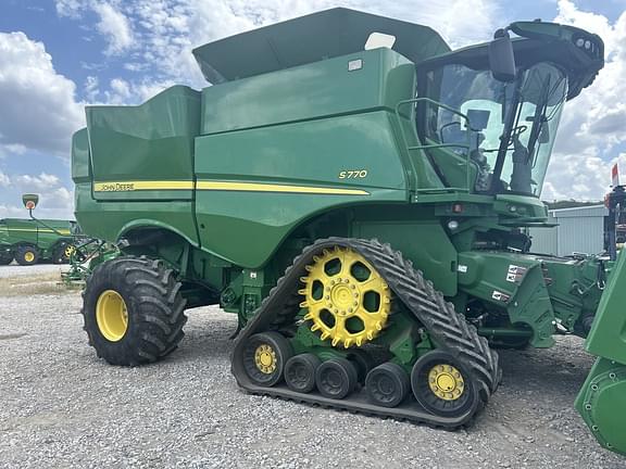 Image of John Deere S770 equipment image 1