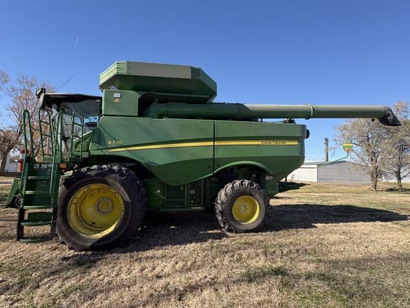 Image of John Deere S770 Primary image