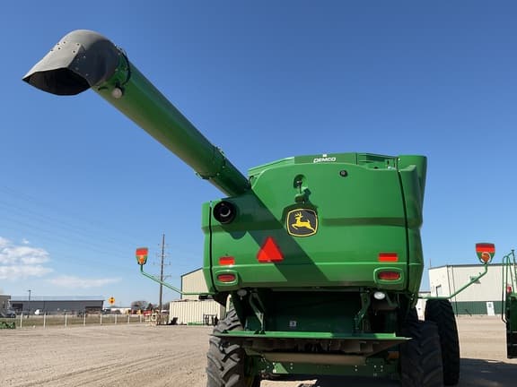 Image of John Deere S770 equipment image 2