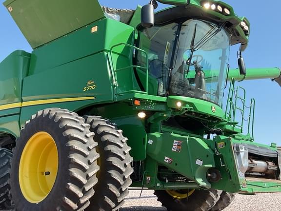 Image of John Deere S770 equipment image 1