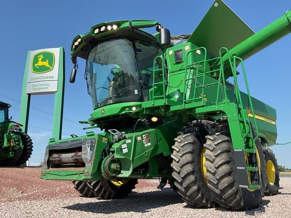 Image of John Deere S770 Primary image