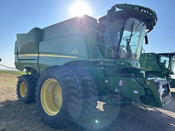 Image of John Deere S770 equipment image 1
