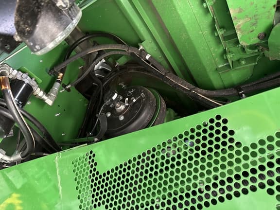 Image of John Deere S770 equipment image 1