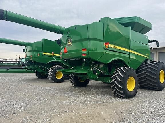 Image of John Deere S770 equipment image 1