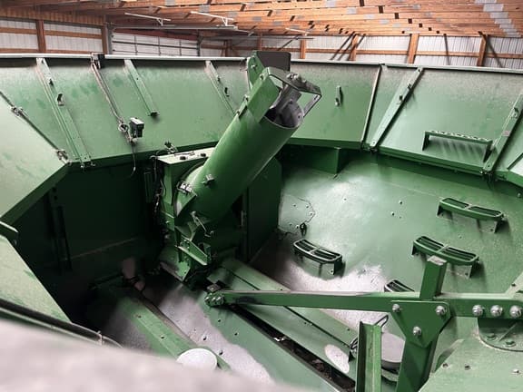 Image of John Deere S770 equipment image 4