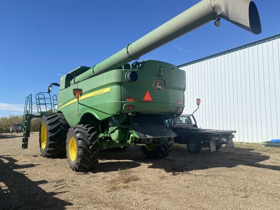 Image of John Deere S770 equipment image 2