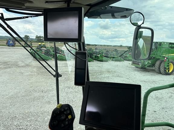 Image of John Deere S770 equipment image 1