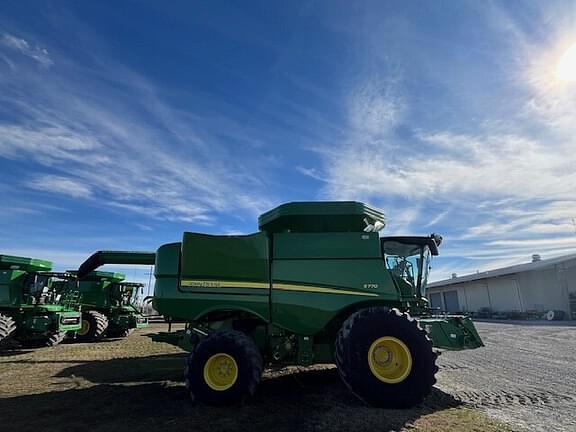 Image of John Deere S770 equipment image 1