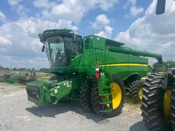 Main image John Deere S770