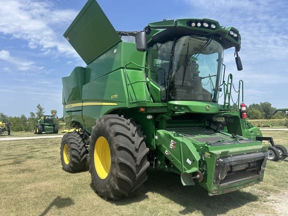 Image of John Deere S770 equipment image 1