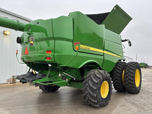 Image of John Deere S770 equipment image 2