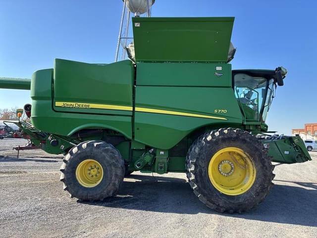 Image of John Deere S770 equipment image 2