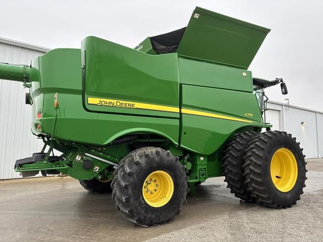 Image of John Deere S770 equipment image 1