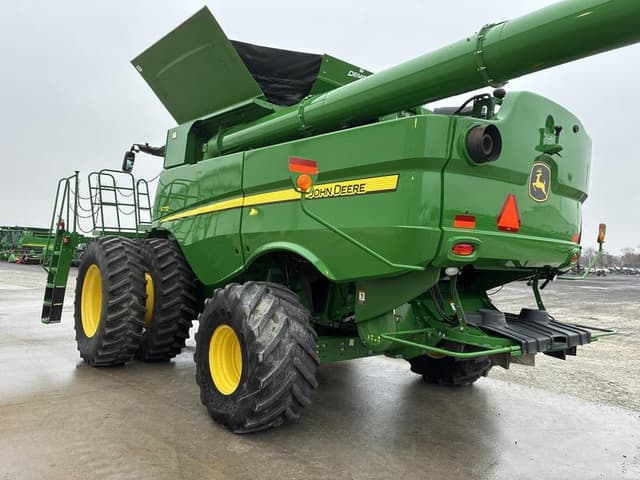 Image of John Deere S770 equipment image 3