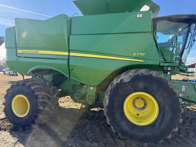 Image of John Deere S770 equipment image 1