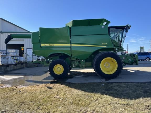 Image of John Deere S770 equipment image 2