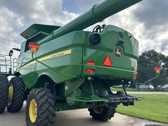 Image of John Deere S770 equipment image 2