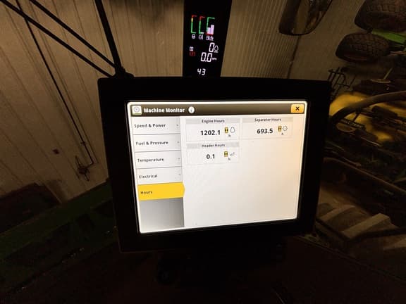 Image of John Deere S770 equipment image 2