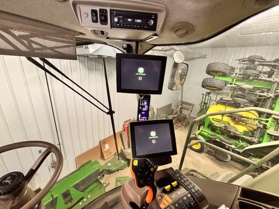 Image of John Deere S770 equipment image 4