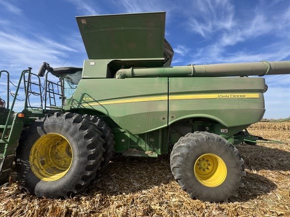 2021 John Deere S770 Equipment Image0