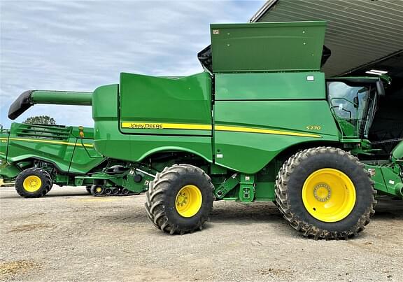 Image of John Deere S770 equipment image 1