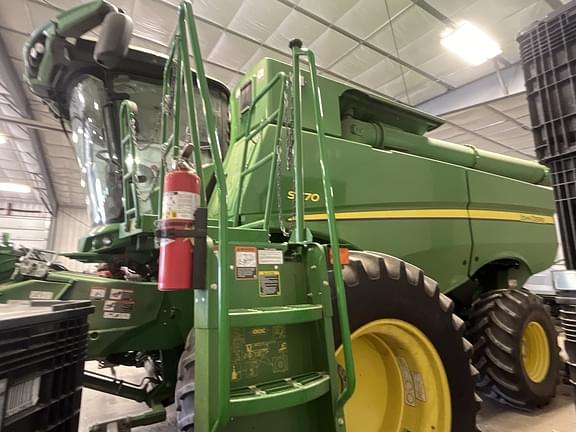 Image of John Deere S770 equipment image 2
