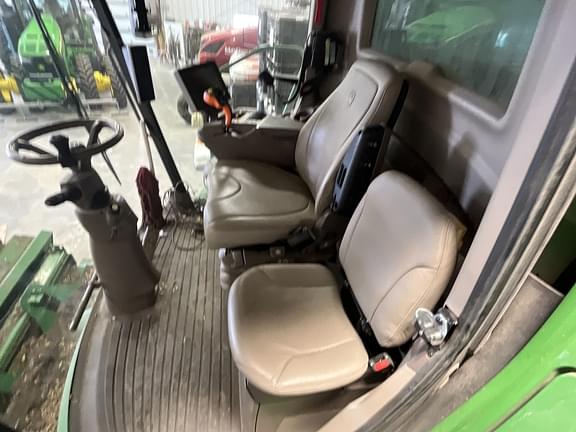 Image of John Deere S770 equipment image 4