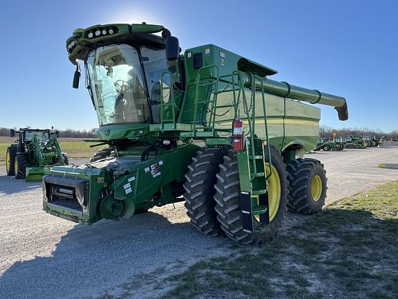 Image of John Deere S770 equipment image 2