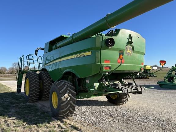 Image of John Deere S770 equipment image 4