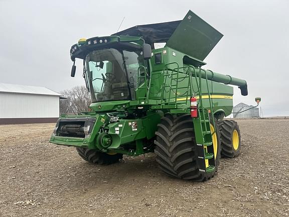 Image of John Deere S770 equipment image 1