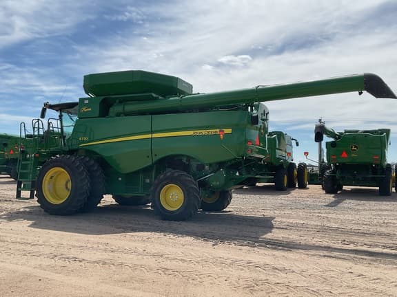 Image of John Deere S770 equipment image 4