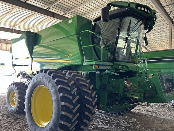 Image of John Deere S770 equipment image 2