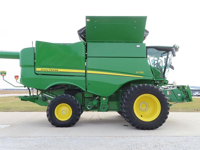 Image of John Deere S770 equipment image 4